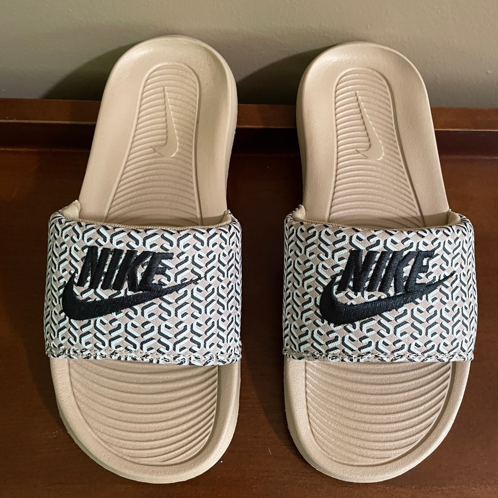 NWOT NIKE SLIDES